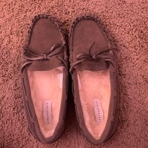 Like new Aeropostale slippers, size 8